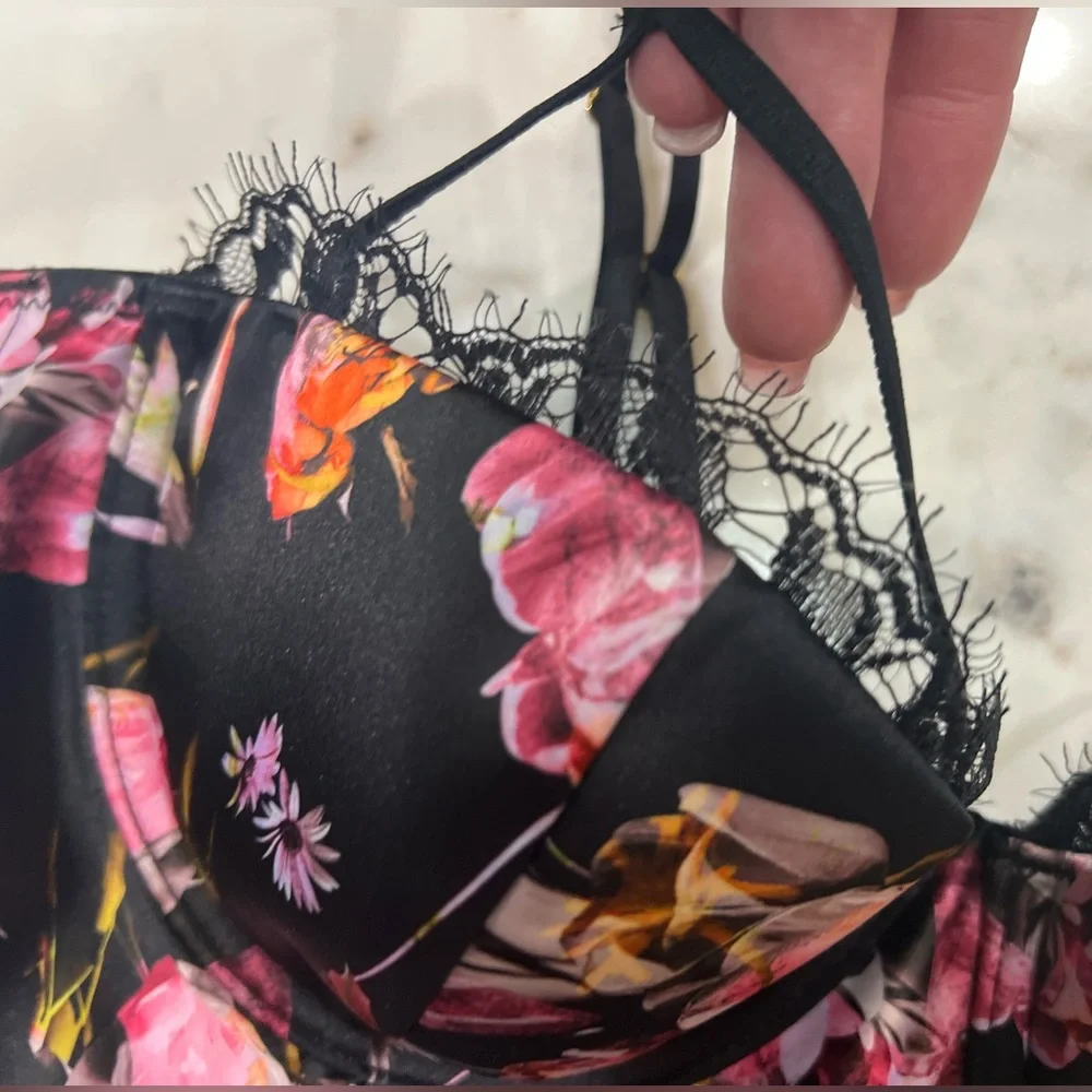 Victoria secret, very sexy collection - Picture 8 of 10